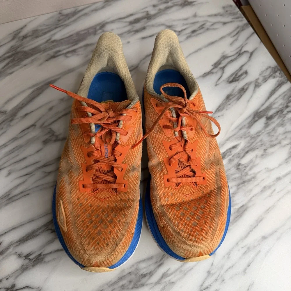 Hoka One One hoka one
